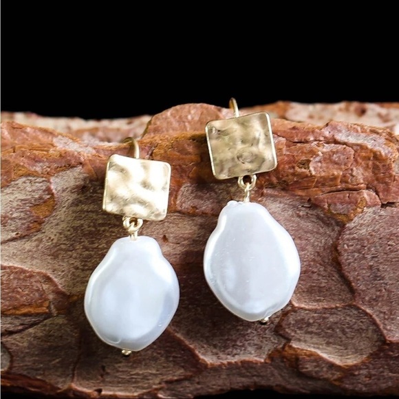 BOHO Unique White Pearl Drop Earrings - Picture 2 of 5